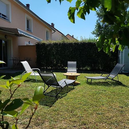 Appartement T3 A Belley Au Calme Avec Jardin Privatif Exteriör bild
