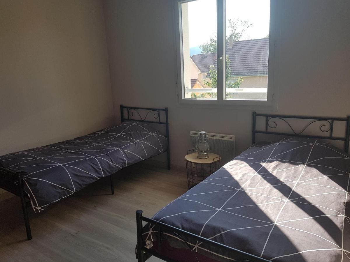 Appartement T3 A Belley Au Calme Avec Jardin Privatif Exteriör bild