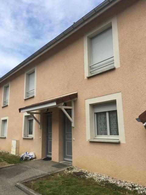 Appartement T3 A Belley Au Calme Avec Jardin Privatif Exteriör bild