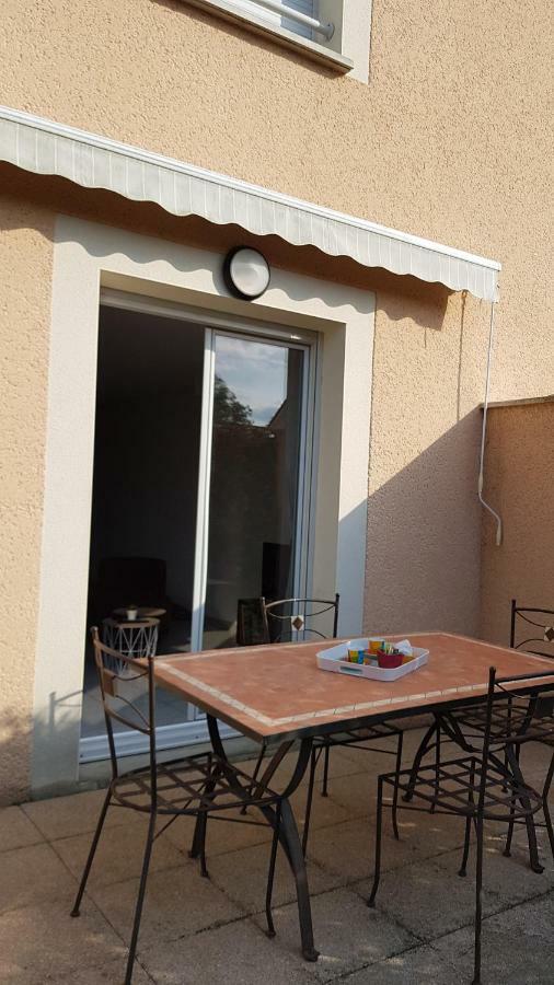 Appartement T3 A Belley Au Calme Avec Jardin Privatif Exteriör bild